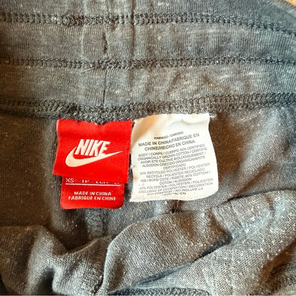 Grey Nike Lounge Shorts with Pockets Size XS - Picture 3 of 4